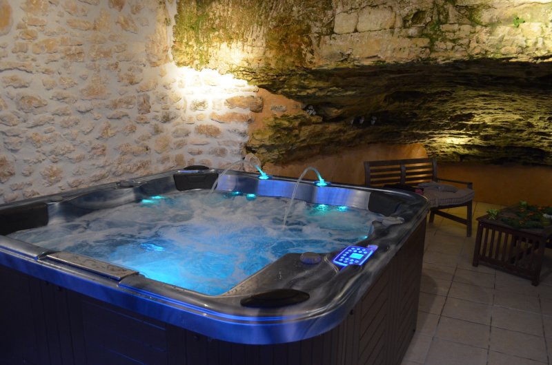 jacuzzi, spa troglodytique