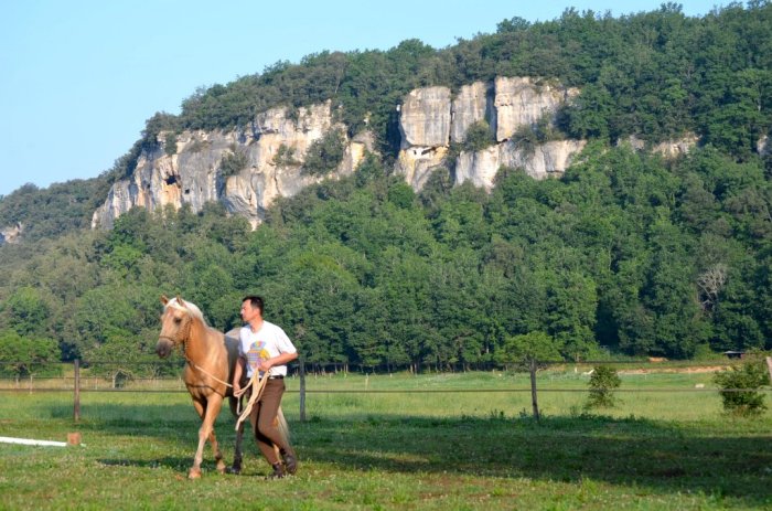 Equitation, randonnées à cheval aux Eyzies de Tayac.
